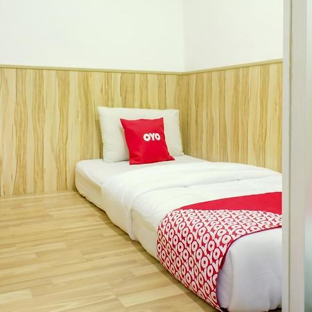 Oyo 90028 Ragula Hotel Johor Bahru Bagian luar foto