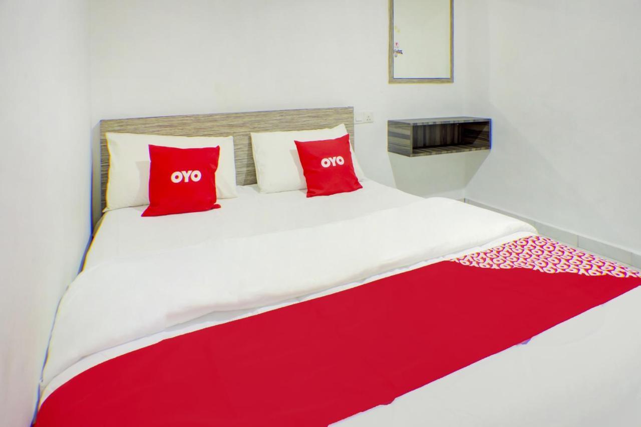 Oyo 90028 Ragula Hotel Johor Bahru Bagian luar foto